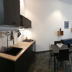  Appartamento Locazione Breve In Pieno Centro Blue House Italia